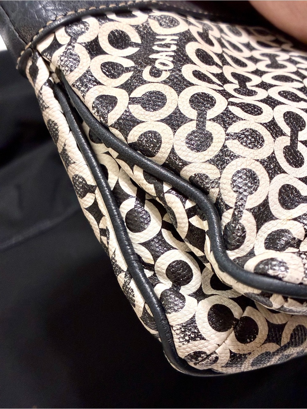 Coach Black & White Signature Zip Wristlet - Picture 6 of 9